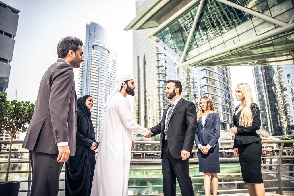 Step-by-step guide infographic for setting up a business in Dubai Mainland
